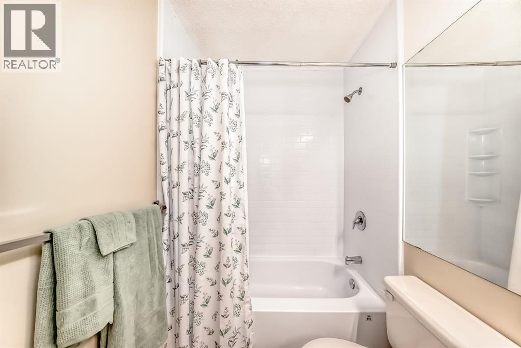 424 Hawkstone Manor NW, Calgary, Alberta  T3G 3X2 - Photo 36 - A2302779