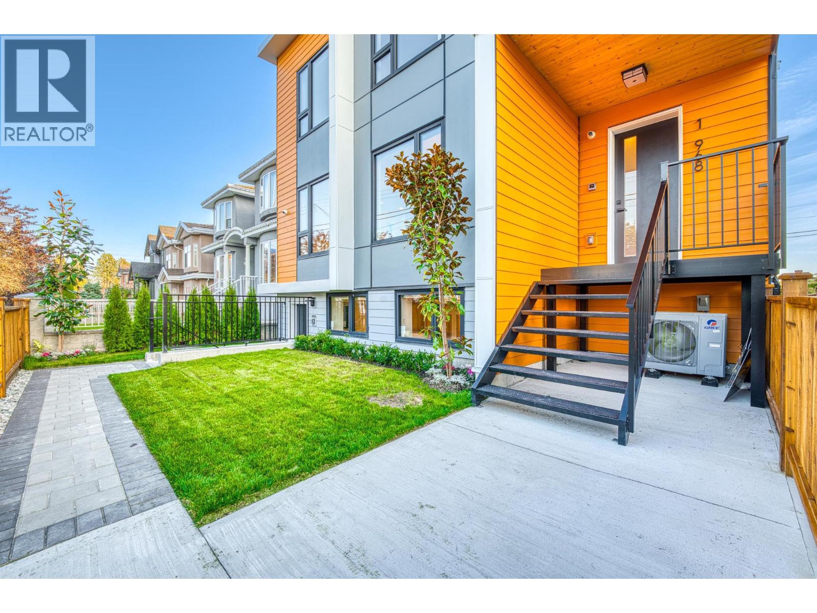 1 968 E 55th Avenue, Vancouver, British Columbia  V5X 1N9 - Photo 2 - R3119257