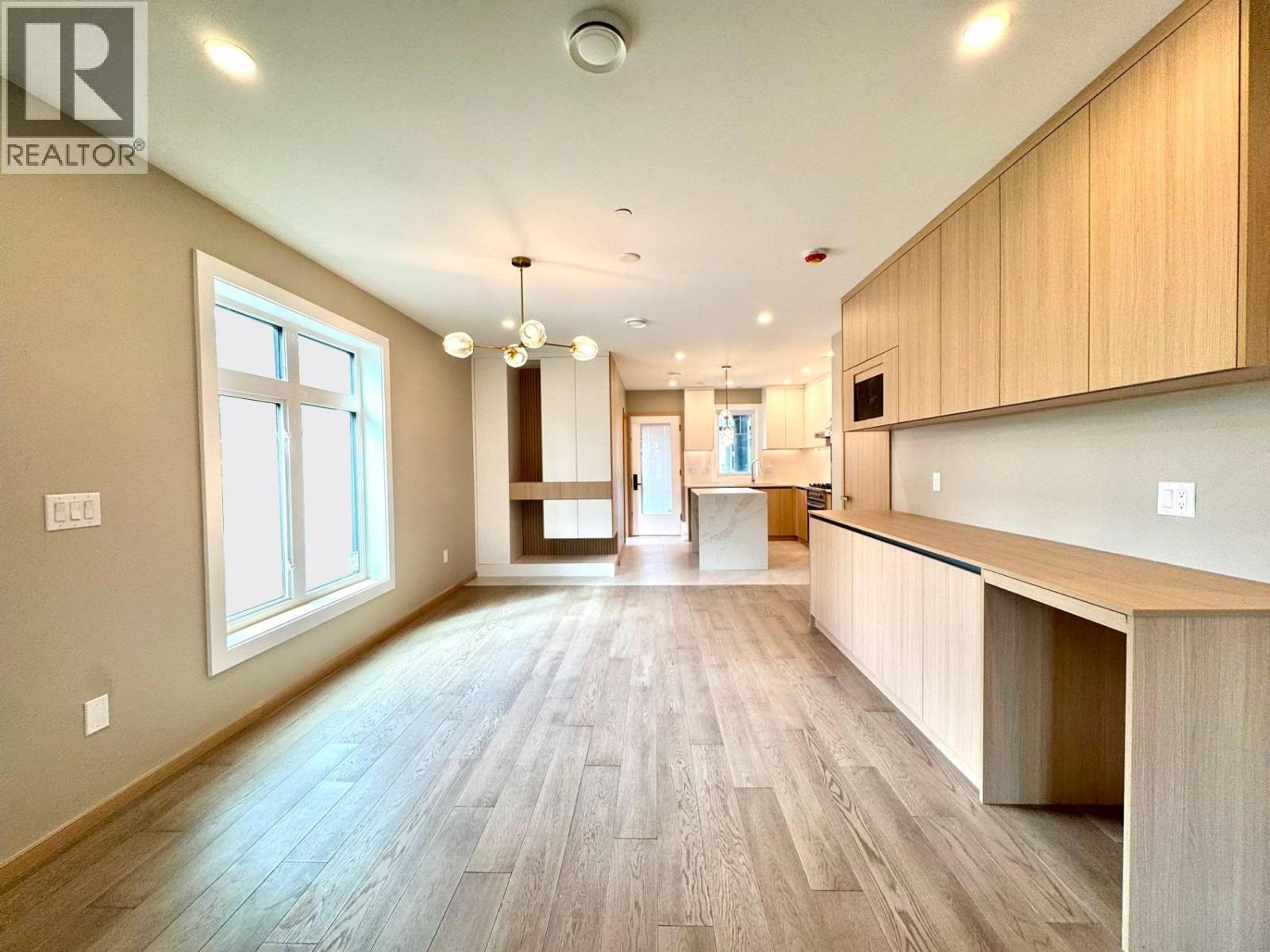 5216 Rupert Street, Vancouver, British Columbia  V5R 2J9 - Photo 3 - R3119306