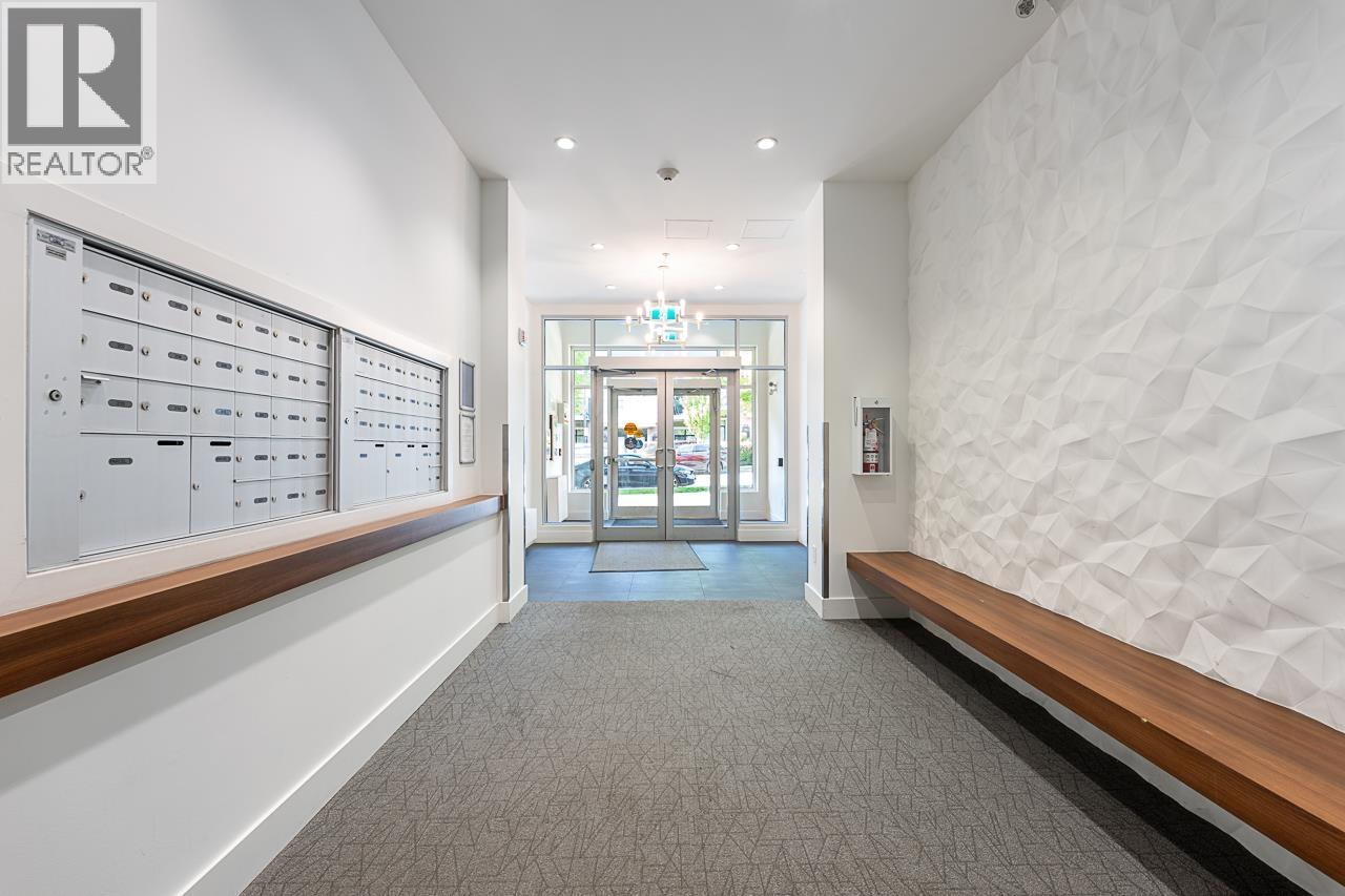 204 711 W 14th Street, North Vancouver, British Columbia  V7M 3E8 - Photo 4 - R3119308