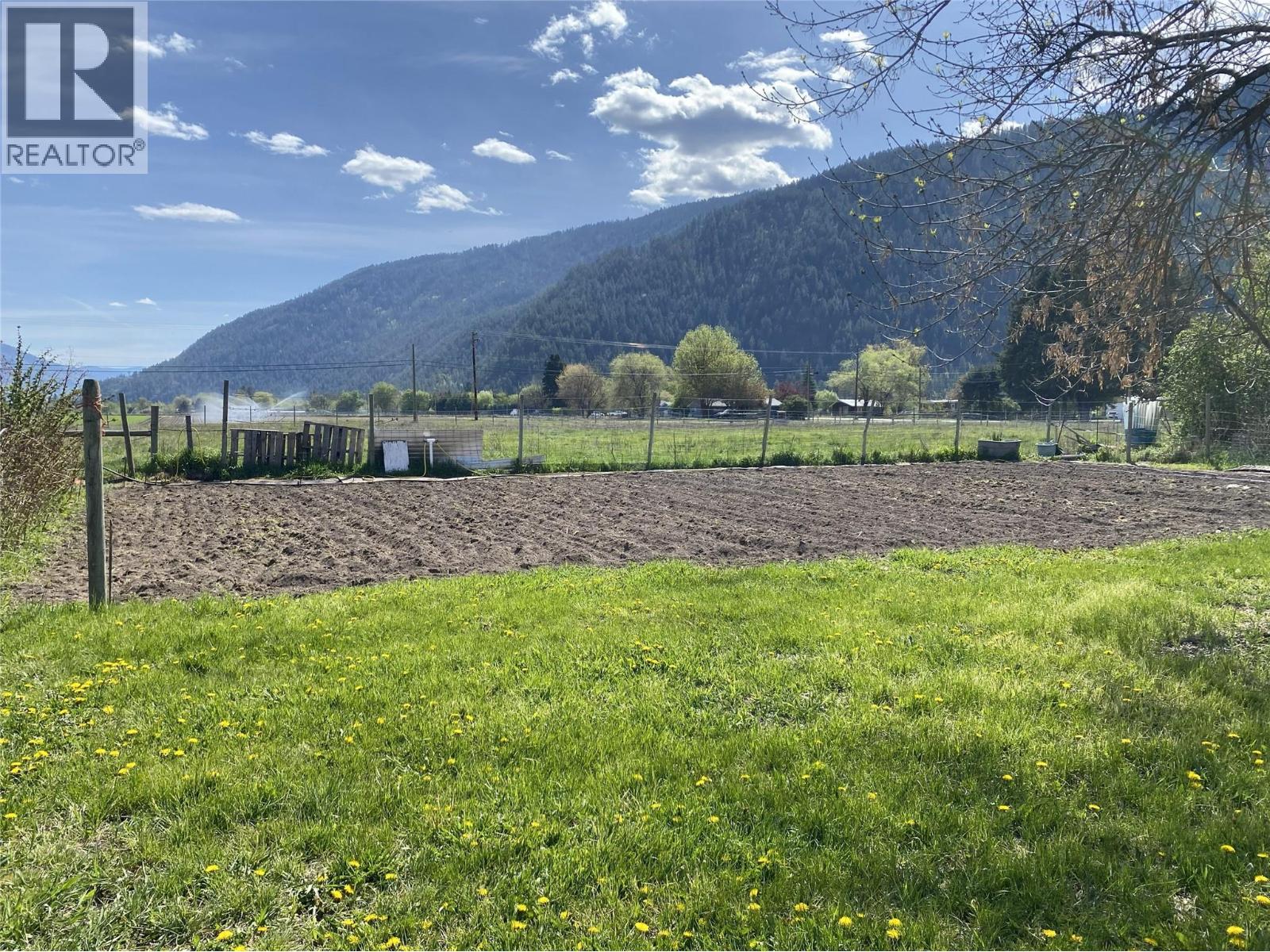 555 Carson Road, Grand Forks, British Columbia  V0H 1H4 - Photo 42 - 10385977