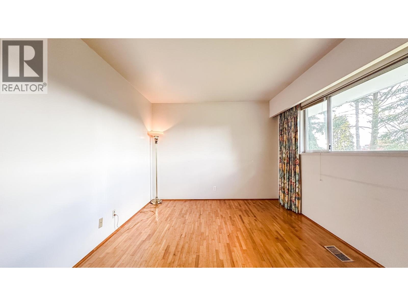 6167 Broadway, Burnaby, British Columbia  V5B 2Y3 - Photo 13 - R3119288
