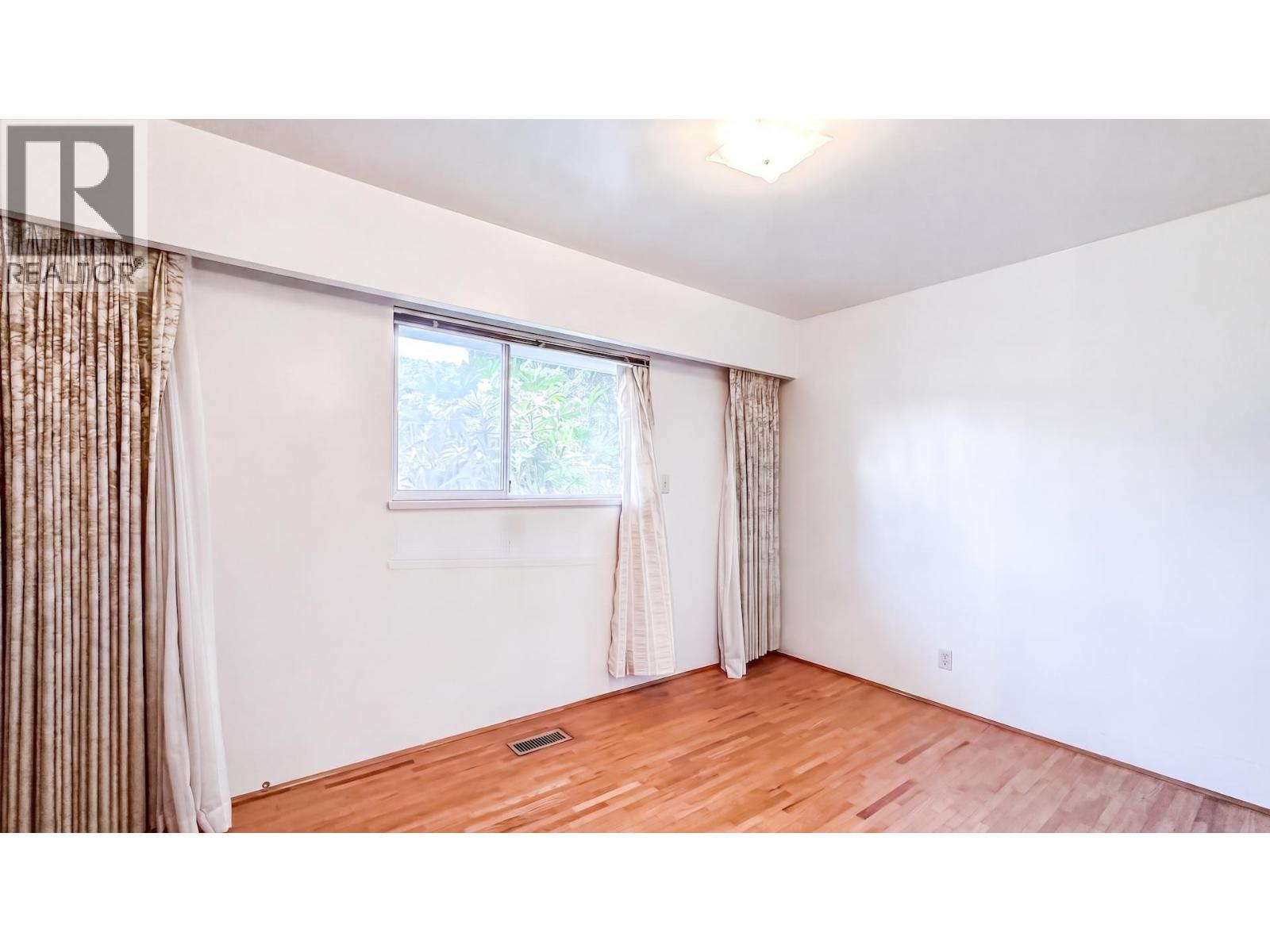 6167 Broadway, Burnaby, British Columbia  V5B 2Y3 - Photo 14 - R3119288