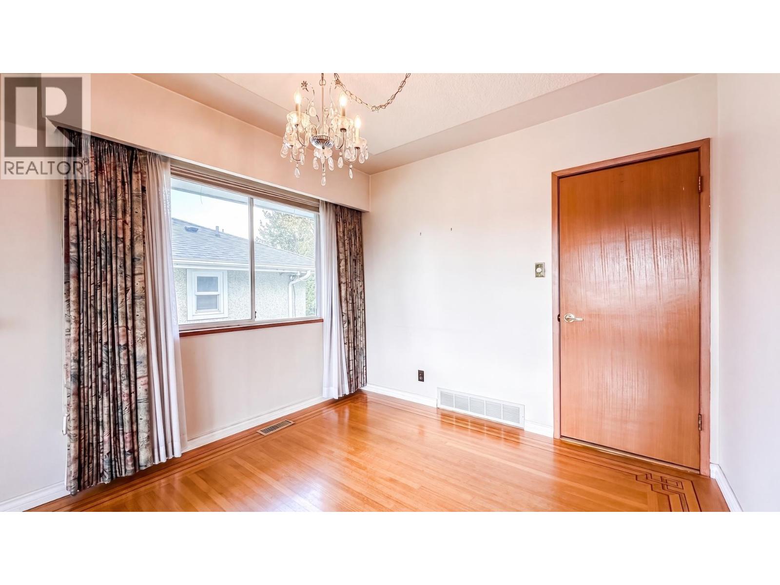 6167 Broadway, Burnaby, British Columbia  V5B 2Y3 - Photo 8 - R3119288