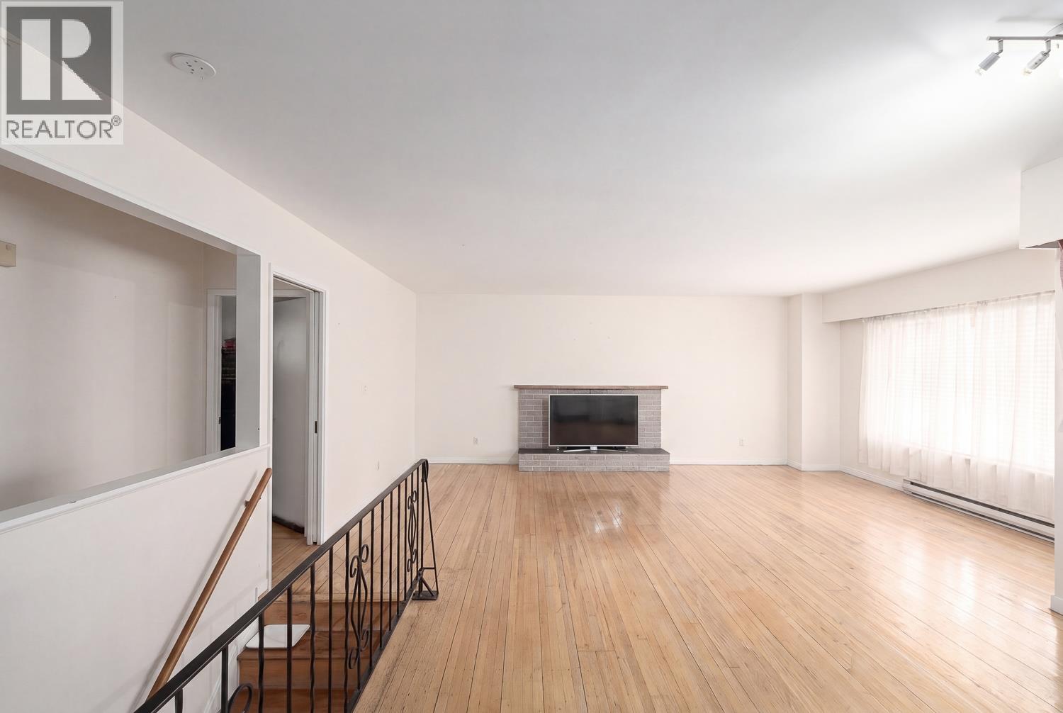 164 E Carisbrooke Road, North Vancouver, British Columbia  V7N 1M9 - Photo 6 - R3119312