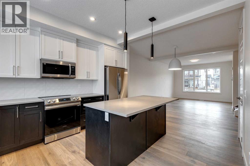 16 Sundown Place, Cochrane, Alberta  T4C 3H2 - Photo 9 - A2269276