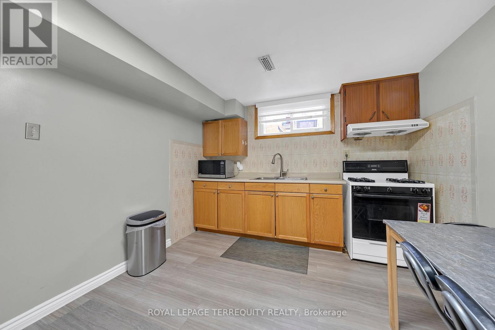 270 Grandravine Drive, Toronto, Ontario  M3N 1J3 - Photo 27 - W13081756