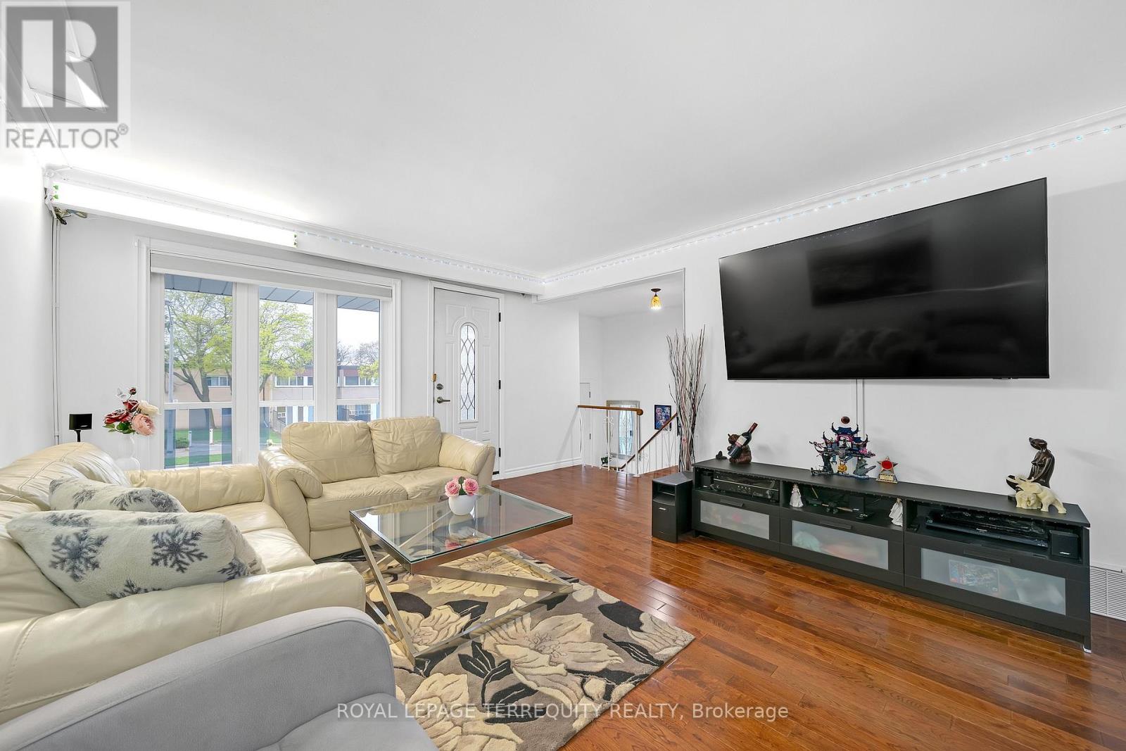 270 Grandravine Drive, Toronto, Ontario  M3N 1J3 - Photo 7 - W13081756