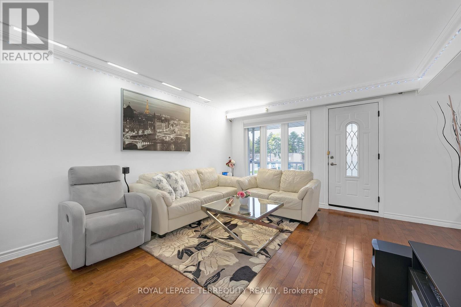 270 Grandravine Drive, Toronto, Ontario  M3N 1J3 - Photo 8 - W13081756