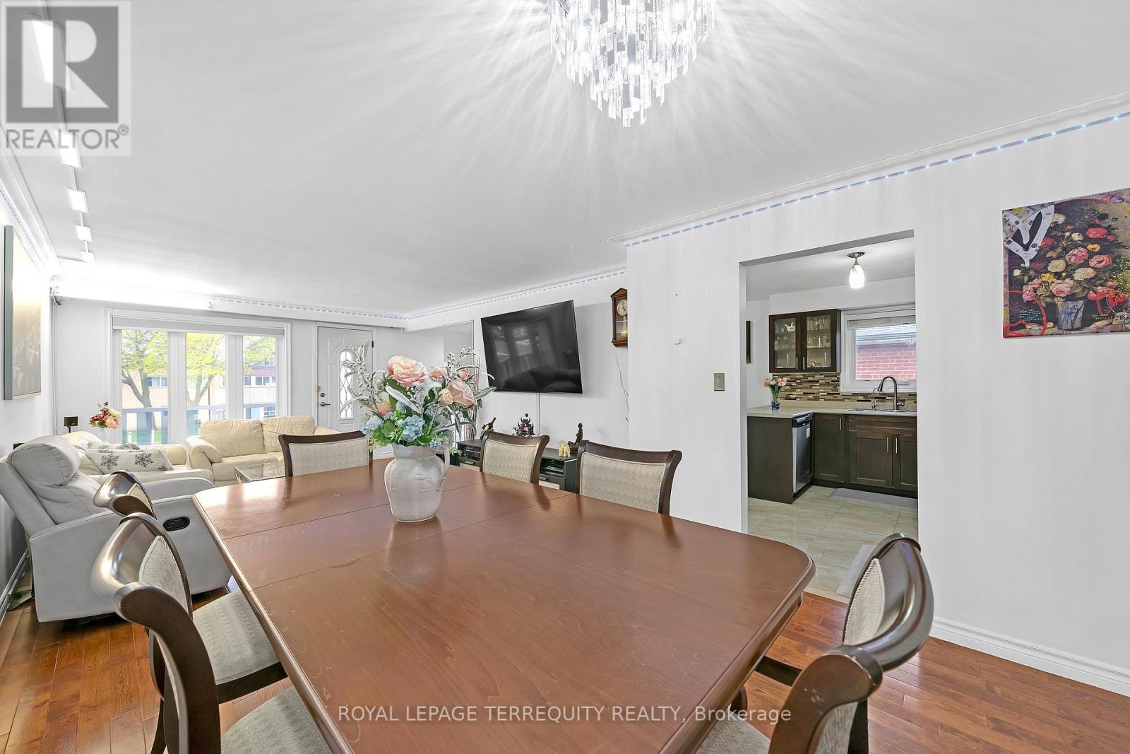 270 Grandravine Drive, Toronto, Ontario  M3N 1J3 - Photo 9 - W13081756
