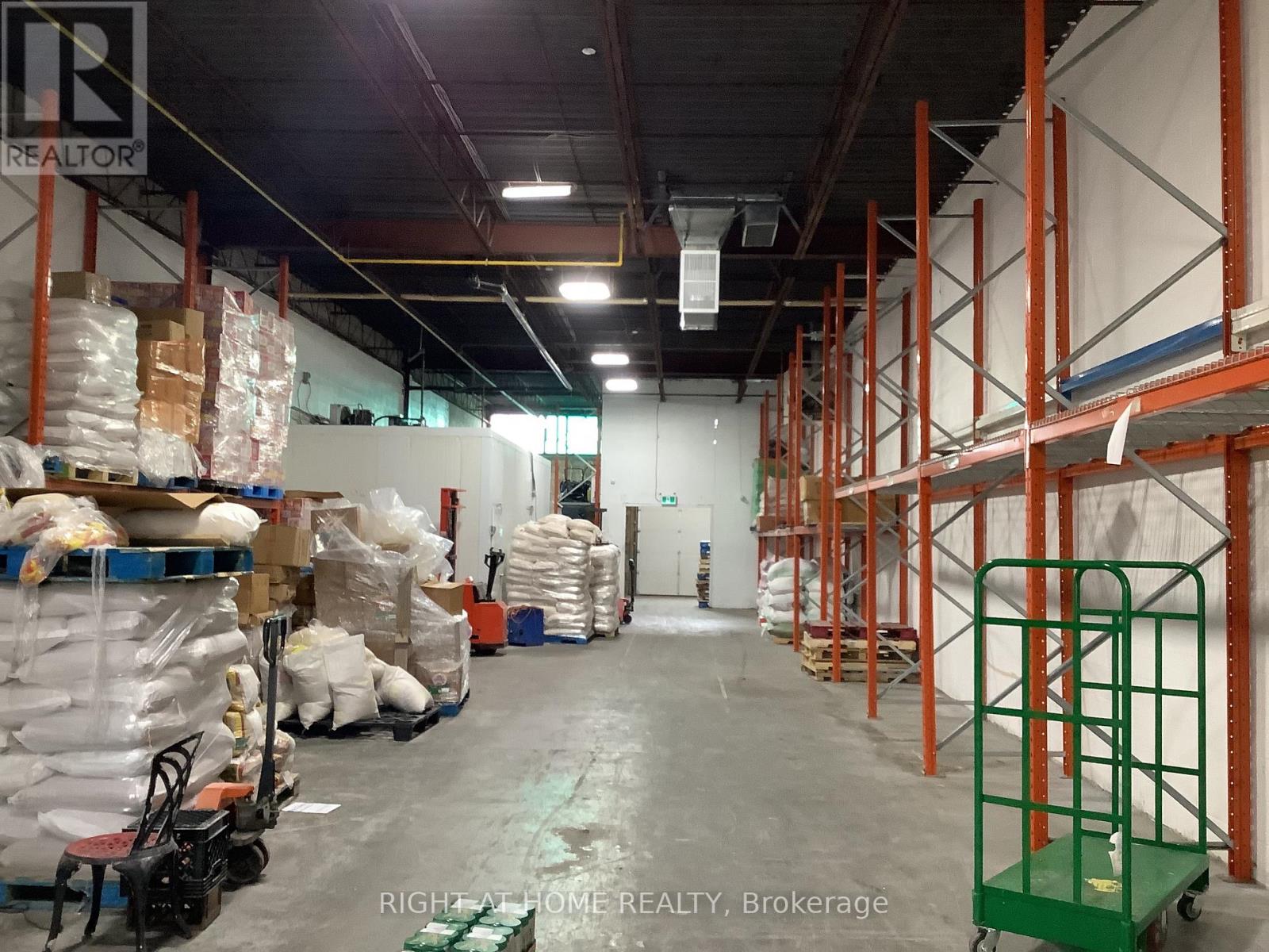 5 Stafford Drive, Brampton (Brampton East Industrial), Ontario  L6W 1L3 - Photo 3 - W13081758