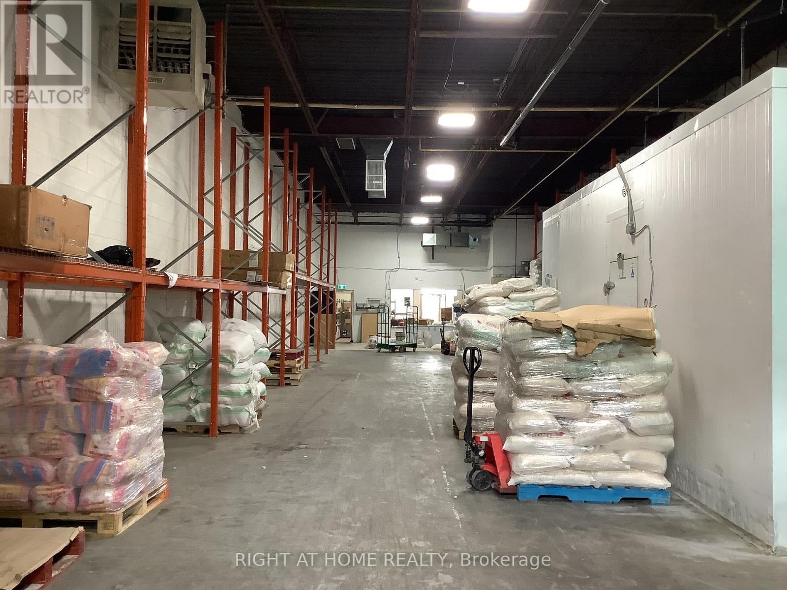 5 Stafford Drive, Brampton (Brampton East Industrial), Ontario  L6W 1L3 - Photo 6 - W13081758