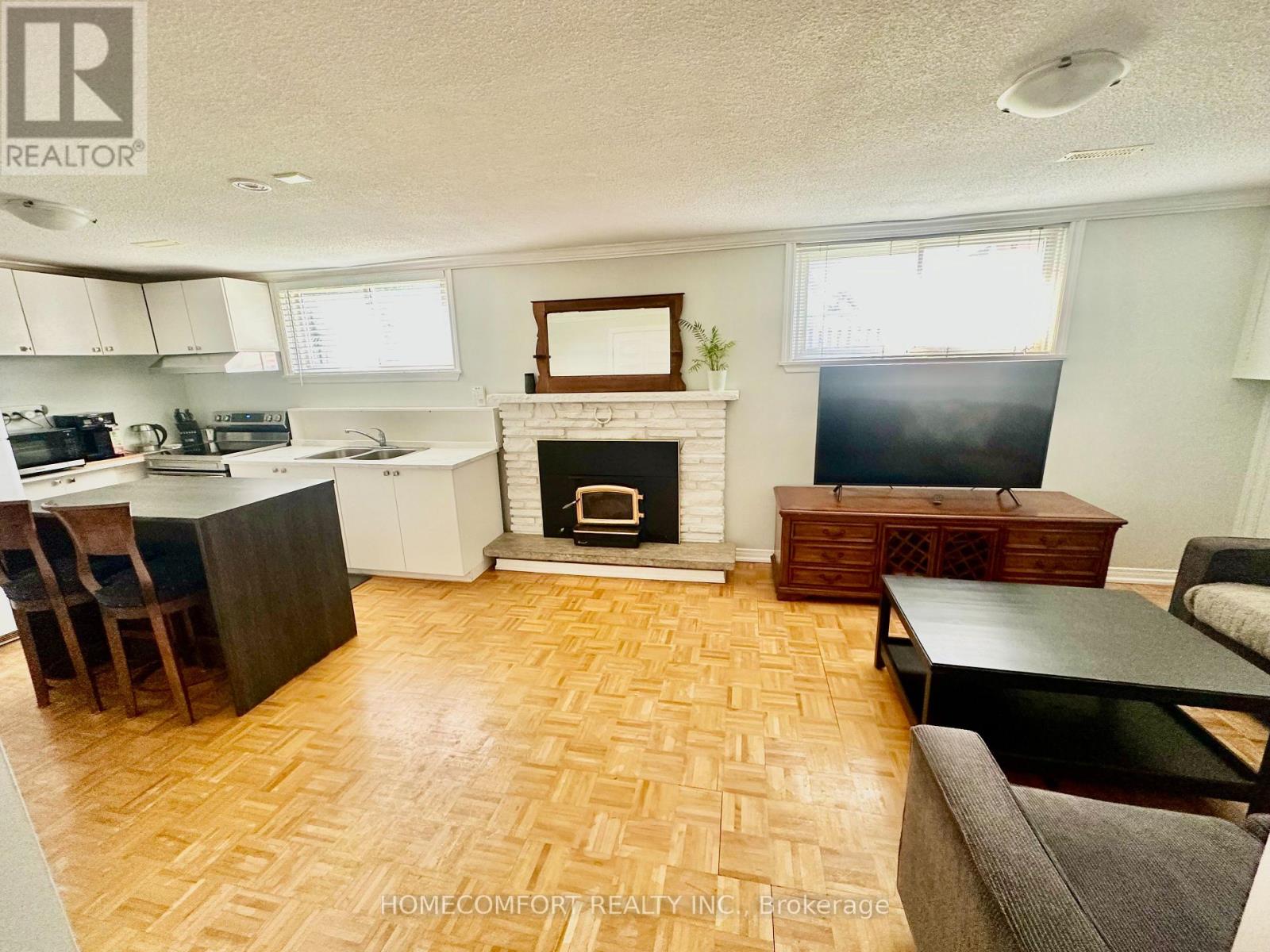Lower - 1023 Mcbride Avenue, Mississauga, Ontario  L5C 1M3 - Photo 2 - W13081766