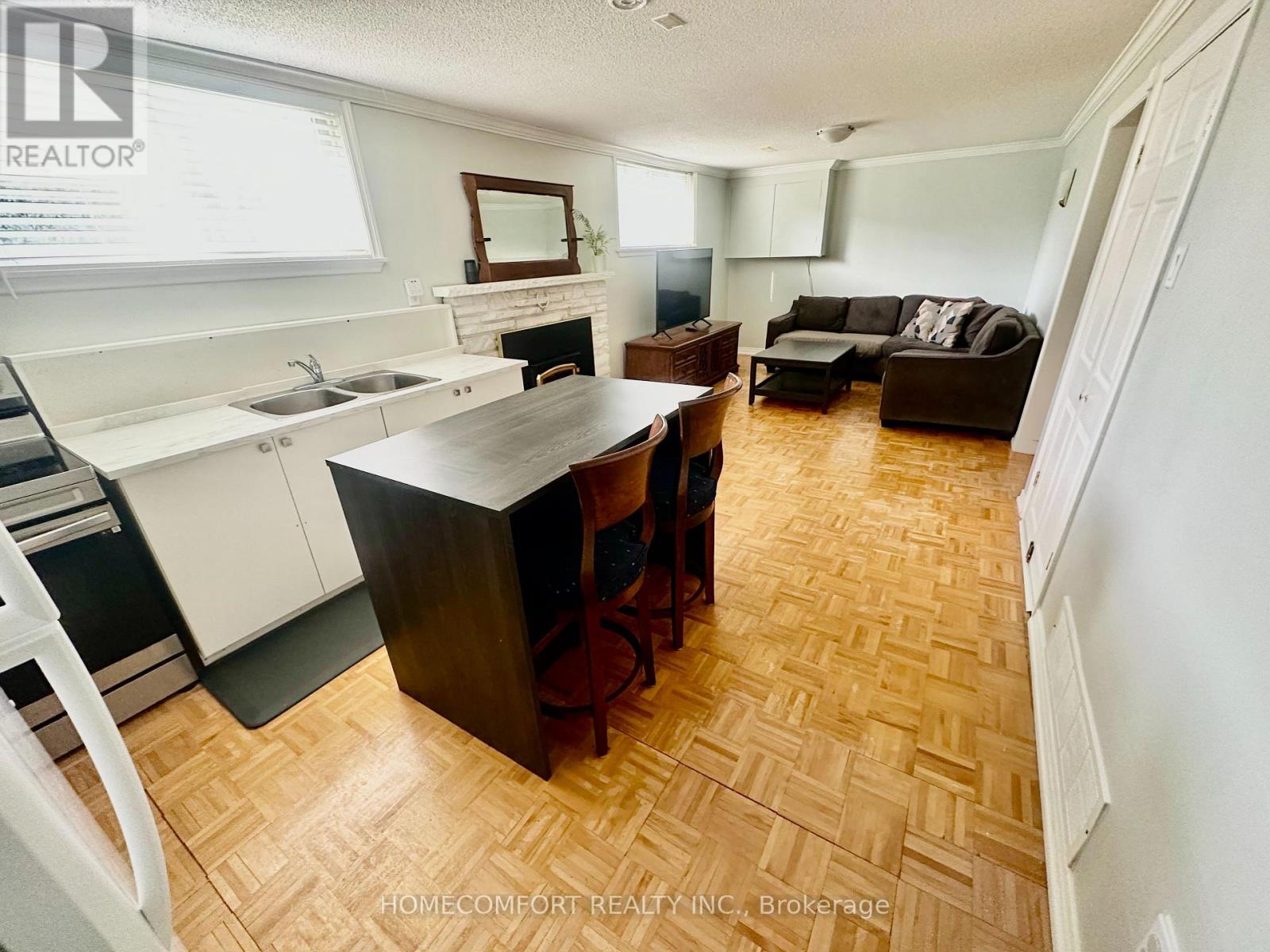 Lower - 1023 Mcbride Avenue, Mississauga, Ontario  L5C 1M3 - Photo 4 - W13081766