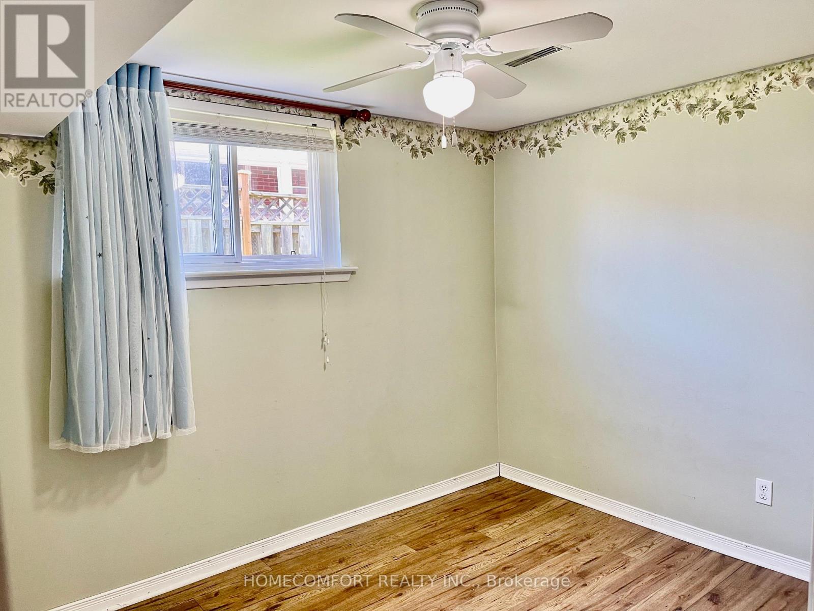 Lower - 1023 Mcbride Avenue, Mississauga, Ontario  L5C 1M3 - Photo 5 - W13081766