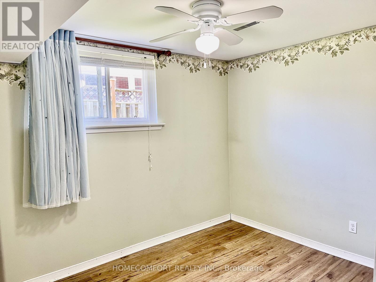 Lower - 1023 Mcbride Avenue, Mississauga, Ontario  L5C 1M3 - Photo 7 - W13081766