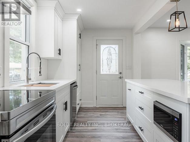 3047 Saint Patrick Avenue, Niagara Falls (Stamford), Ontario  L2J 2M7 - Photo 12 - X13081858