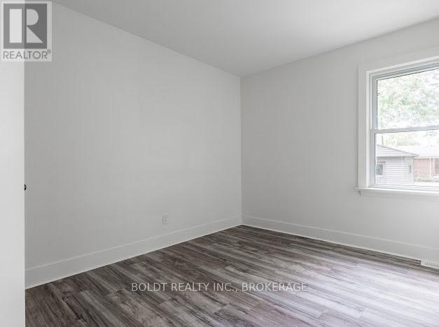 3047 Saint Patrick Avenue, Niagara Falls (Stamford), Ontario  L2J 2M7 - Photo 13 - X13081858