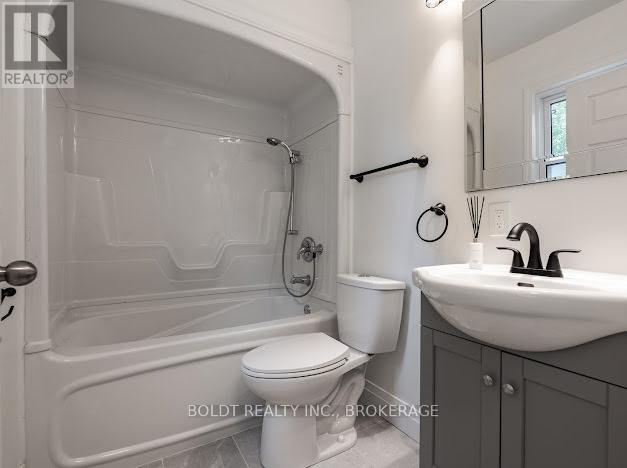 3047 Saint Patrick Avenue, Niagara Falls (Stamford), Ontario  L2J 2M7 - Photo 18 - X13081858