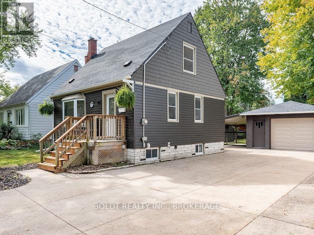 3047 Saint Patrick Avenue, Niagara Falls (Stamford), Ontario  L2J 2M7 - Photo 2 - X13081858