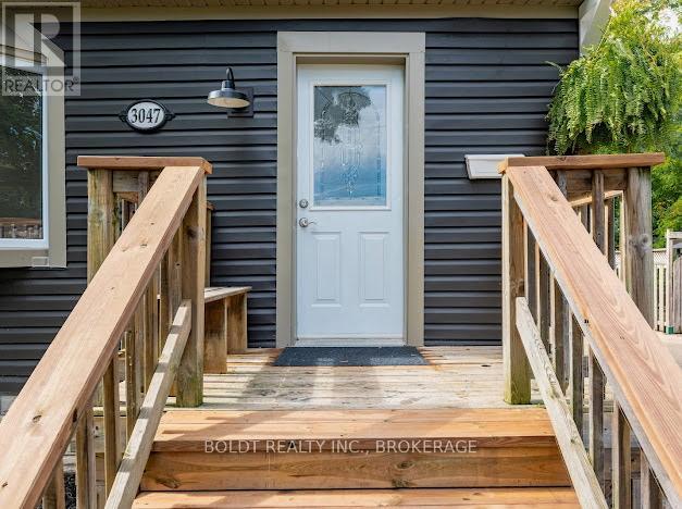 3047 Saint Patrick Avenue, Niagara Falls (Stamford), Ontario  L2J 2M7 - Photo 3 - X13081858