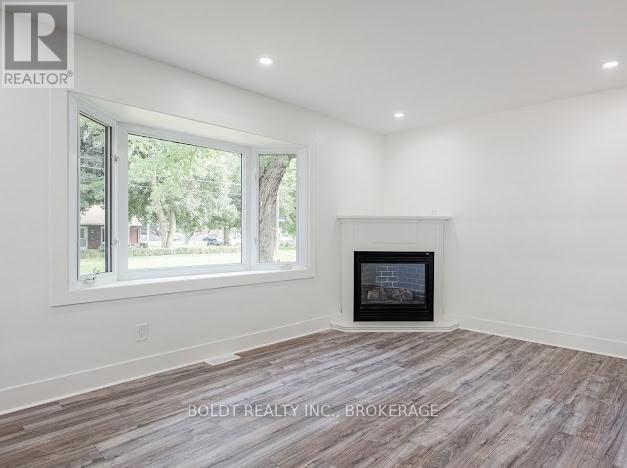 3047 Saint Patrick Avenue, Niagara Falls (Stamford), Ontario  L2J 2M7 - Photo 4 - X13081858