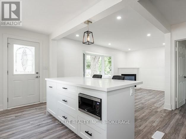 3047 Saint Patrick Avenue, Niagara Falls (Stamford), Ontario  L2J 2M7 - Photo 7 - X13081858