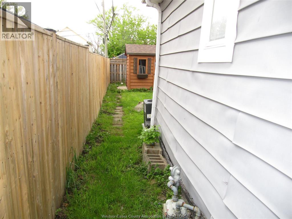 880 University Ave E, Windsor, Ontario  N9A 2Z9 - Photo 16 - 26009893