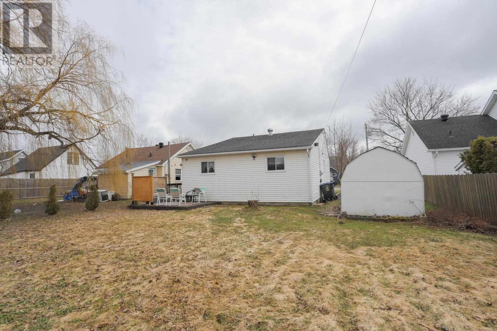 16 Montgomery Ave, Sault Ste. Marie, Ontario  P6B 1M5 - Photo 30 - SM260859