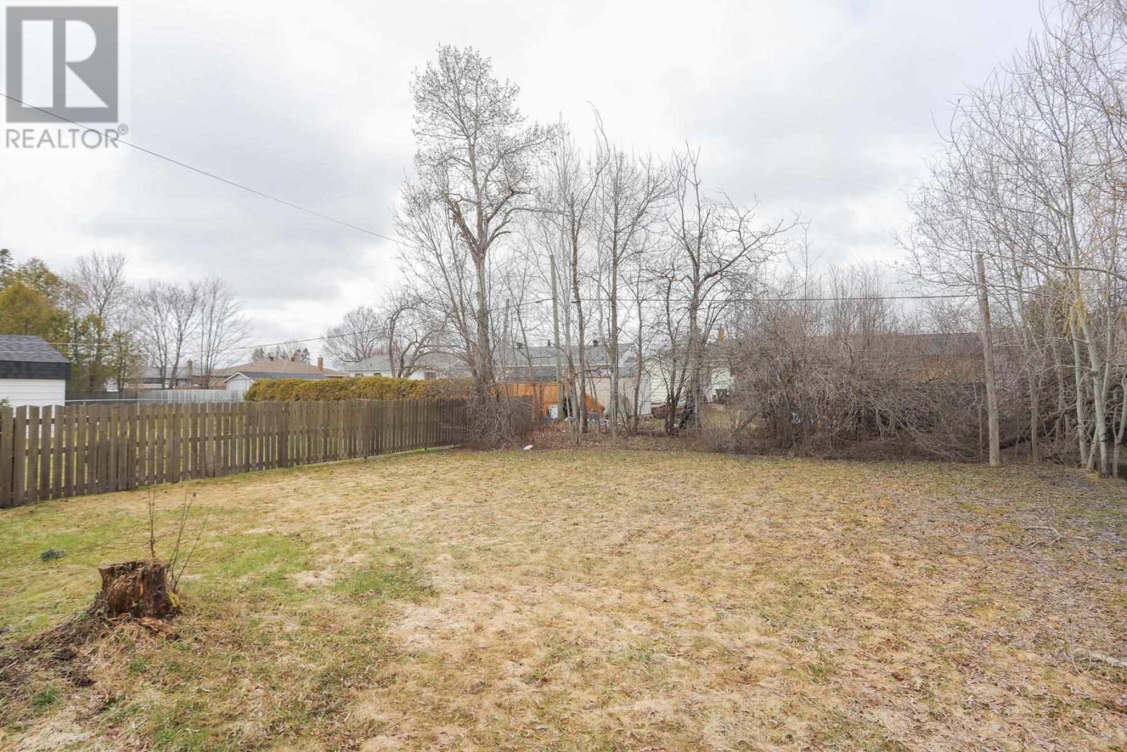 16 Montgomery Ave, Sault Ste. Marie, Ontario  P6B 1M5 - Photo 26 - SM260859