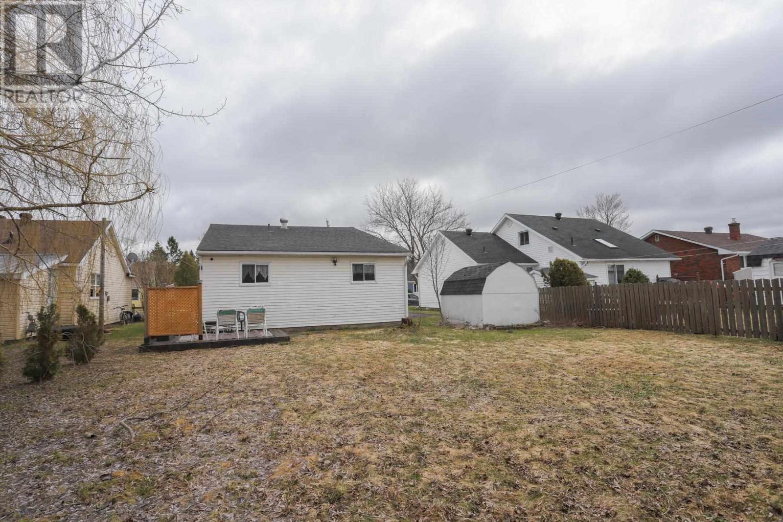 16 Montgomery Ave, Sault Ste. Marie, Ontario  P6B 1M5 - Photo 29 - SM260859