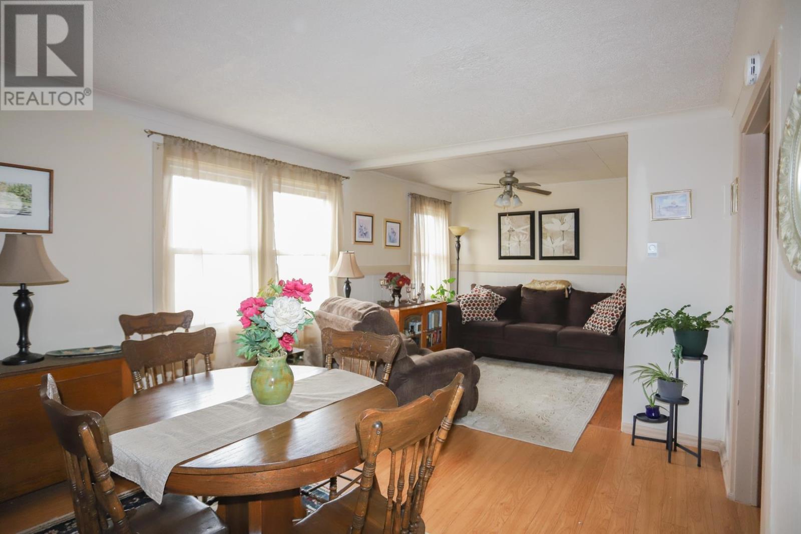 16 Montgomery Ave, Sault Ste. Marie, Ontario  P6B 1M5 - Photo 7 - SM260859