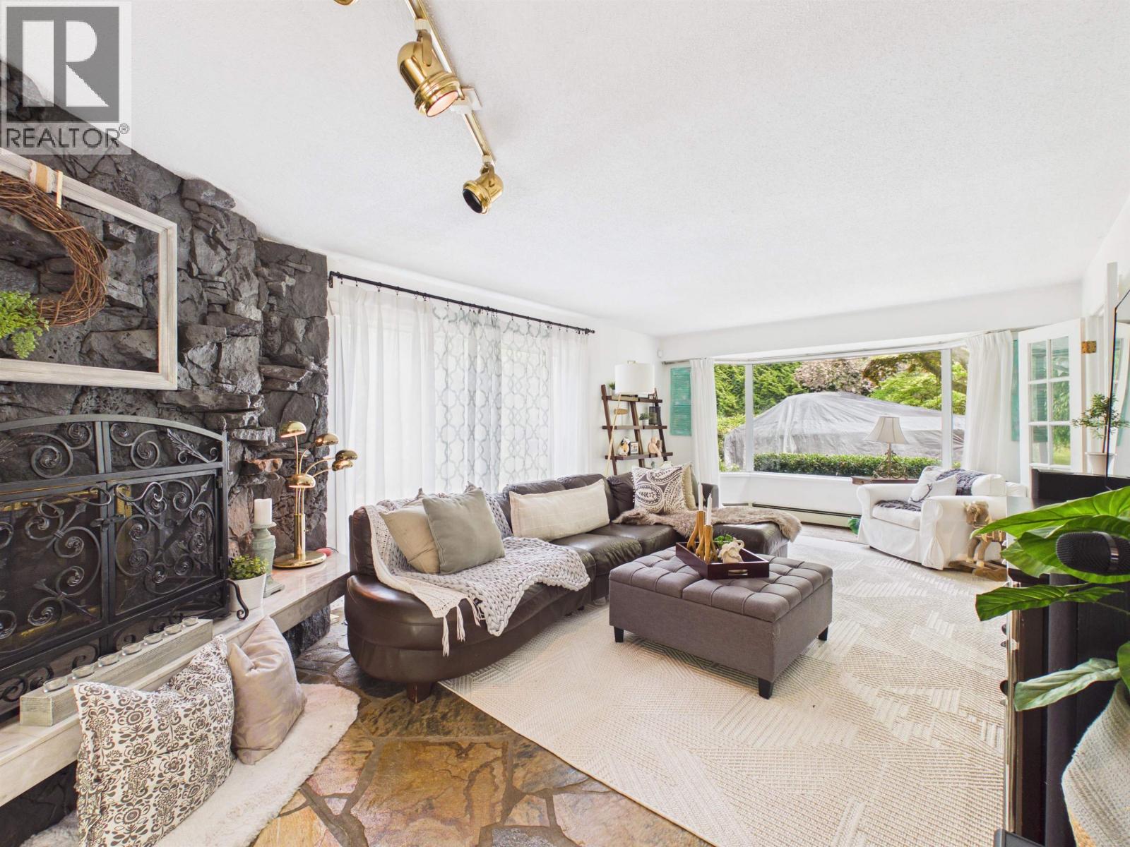 13205 Cedar Way, Maple Ridge, British Columbia  V4R 2T4 - Photo 7 - R3119225