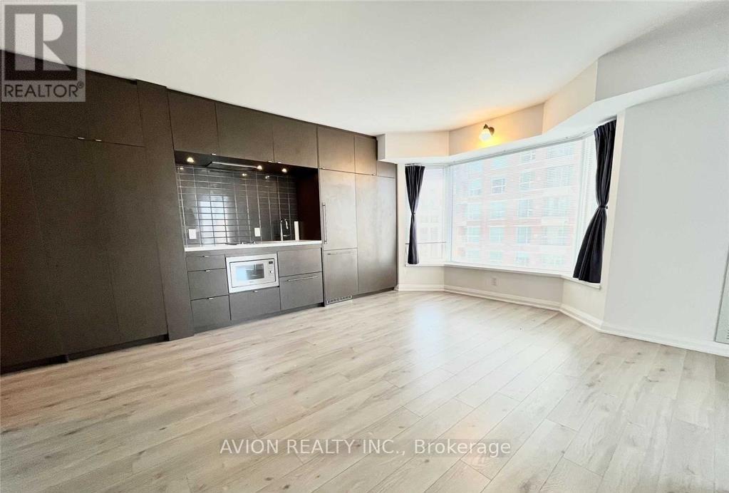 1217 - 155 Yorkville Avenue, Toronto, Ontario  M5R 1C4 - Photo 2 - C13081848