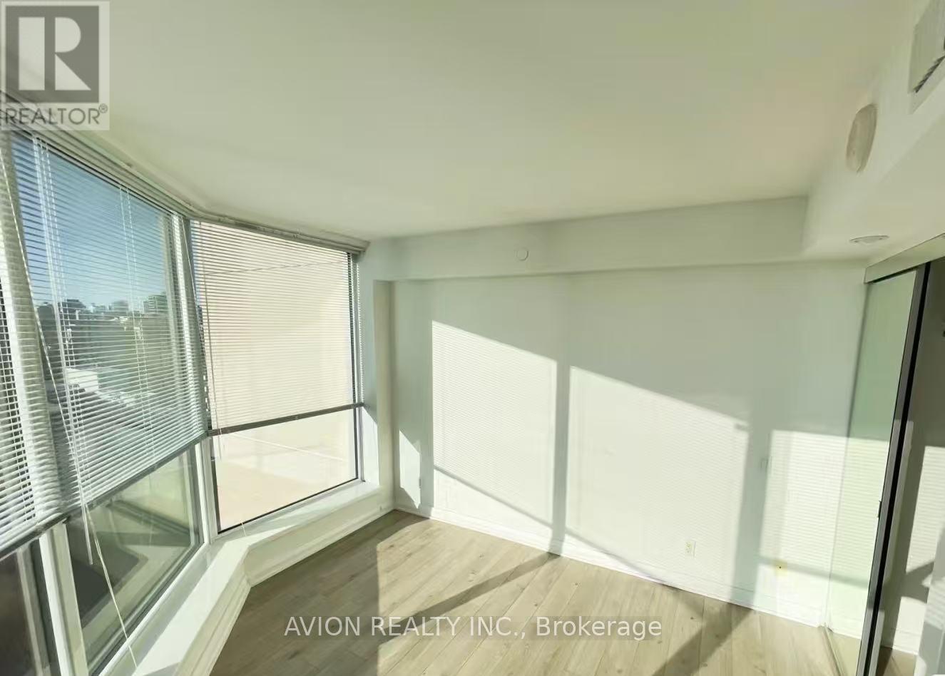 1217 - 155 Yorkville Avenue, Toronto, Ontario  M5R 1C4 - Photo 8 - C13081848
