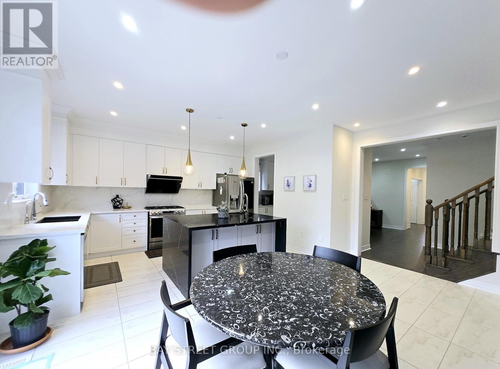 404 Baker Hill Boulevard, Whitchurch-Stouffville (Stouffville), Ontario  L4A 4P4 - Photo 8 - N13081846