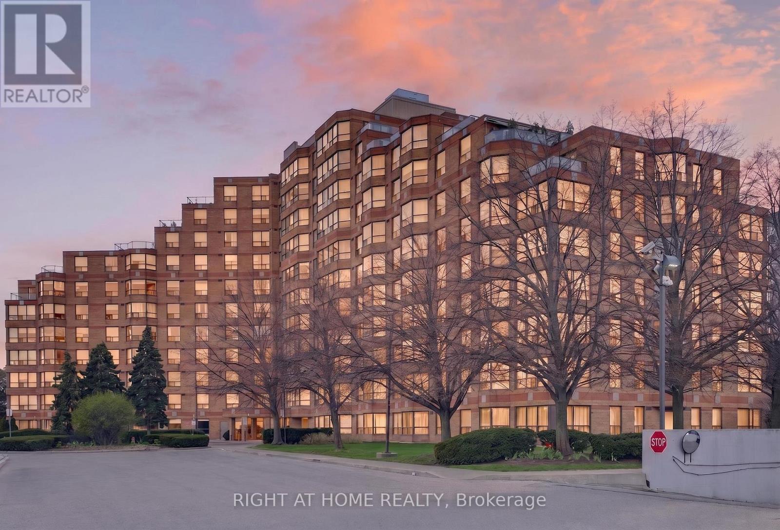 323 - 6 Humberline Drive, Toronto, Ontario  M9W 6X8 - Photo 2 - W13081788