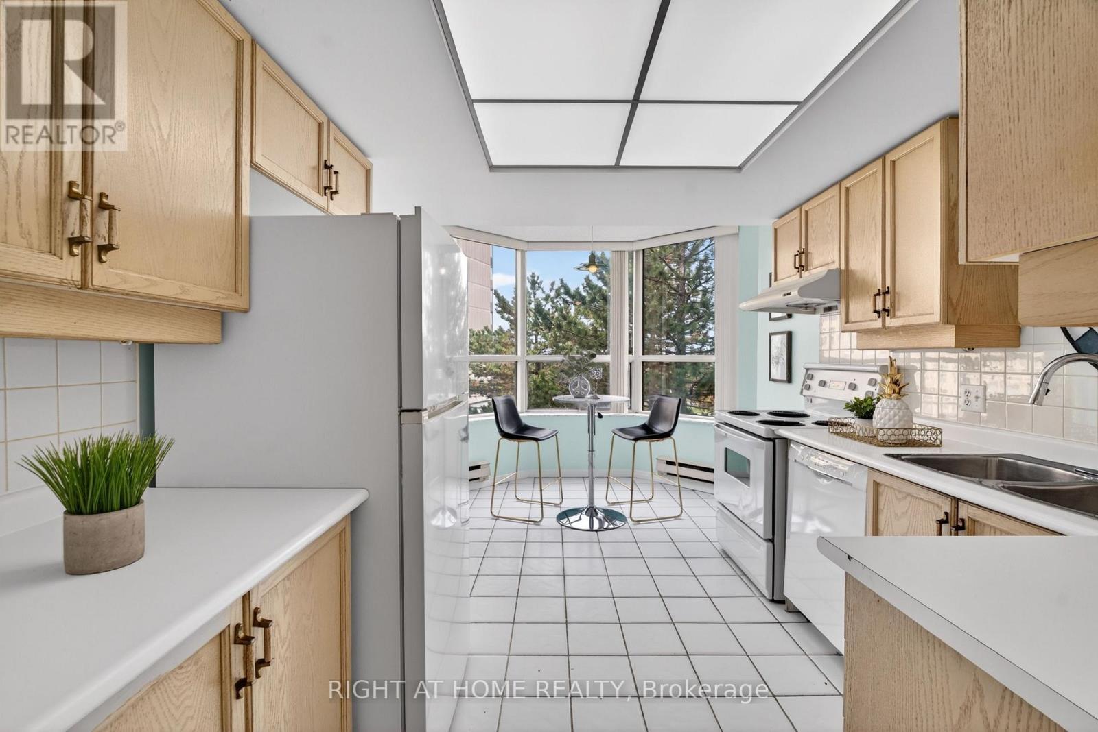 323 - 6 Humberline Drive, Toronto, Ontario  M9W 6X8 - Photo 21 - W13081788