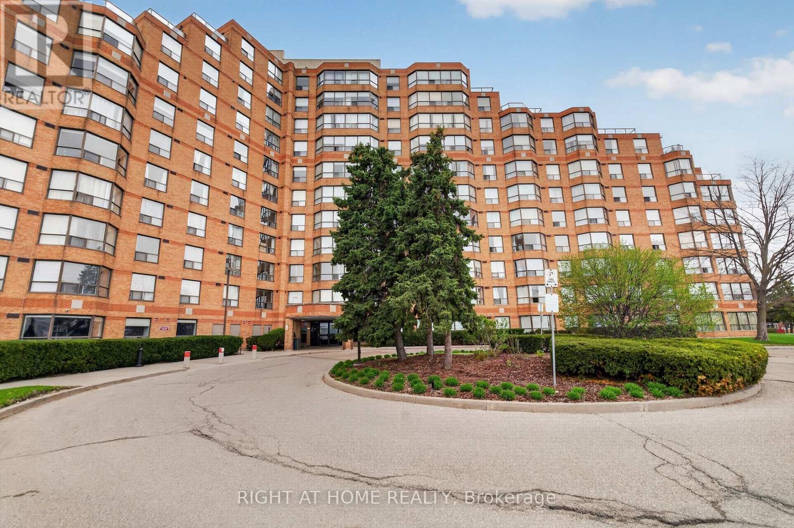 323 - 6 Humberline Drive, Toronto, Ontario  M9W 6X8 - Photo 3 - W13081788