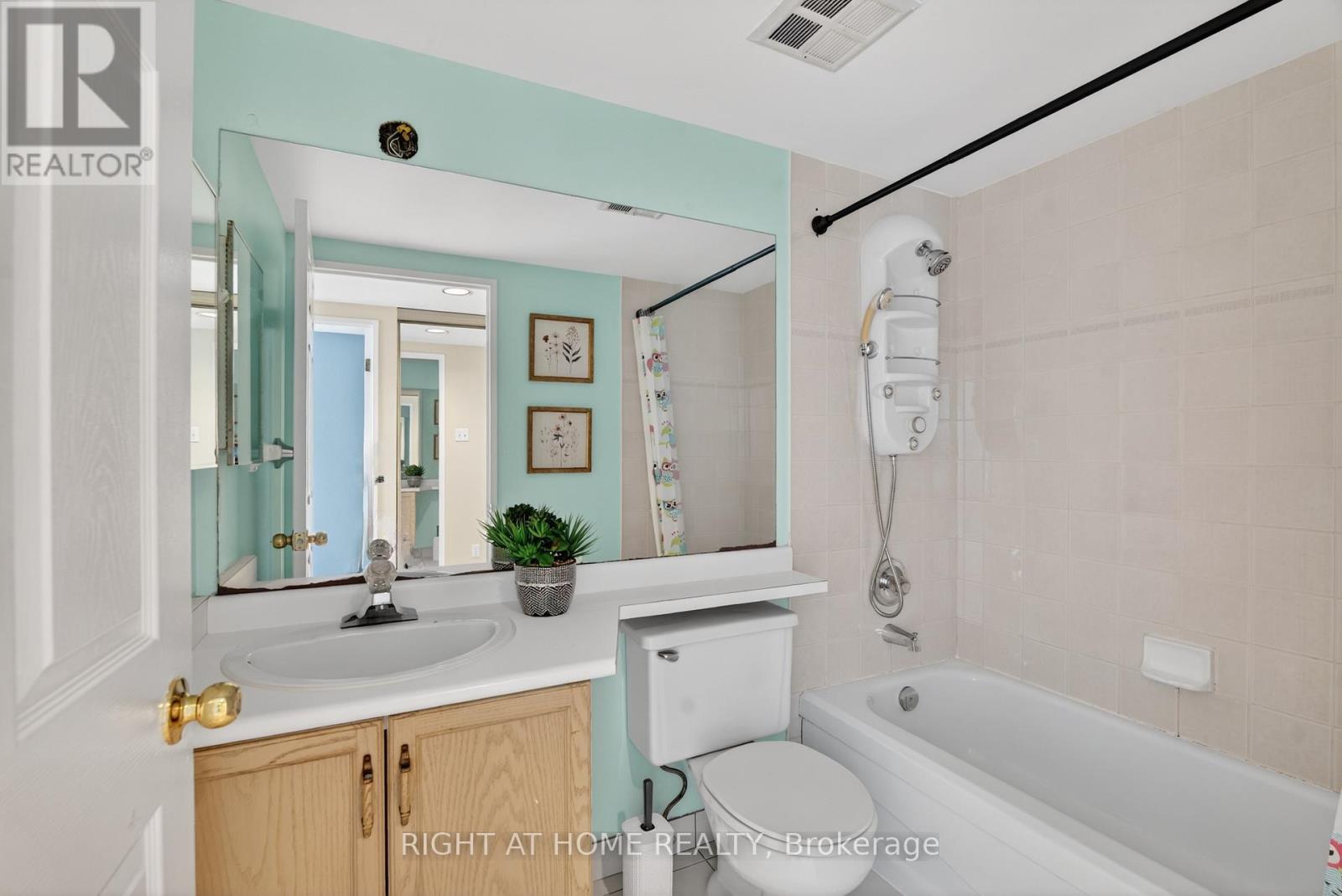 323 - 6 Humberline Drive, Toronto, Ontario  M9W 6X8 - Photo 32 - W13081788