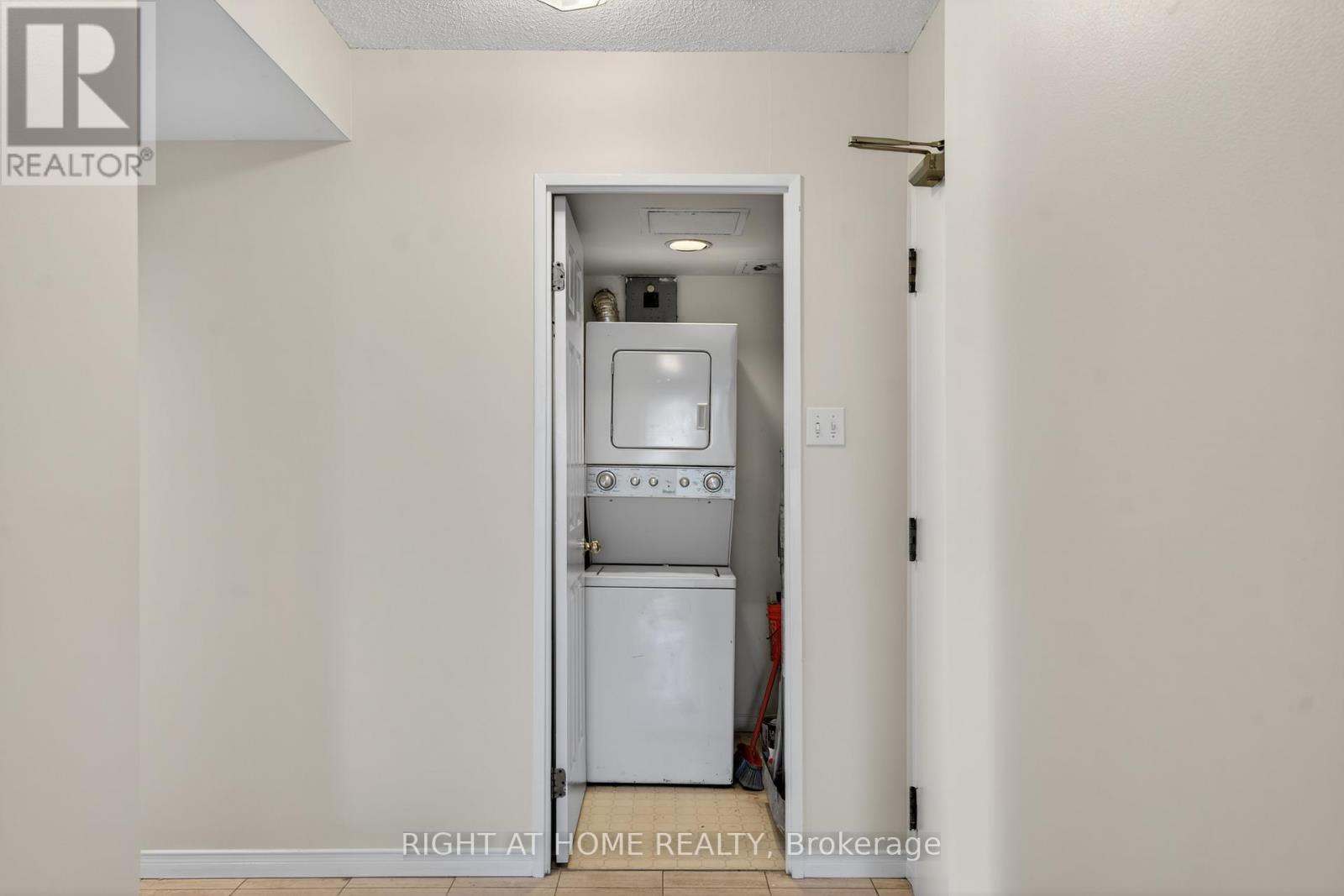323 - 6 Humberline Drive, Toronto, Ontario  M9W 6X8 - Photo 33 - W13081788