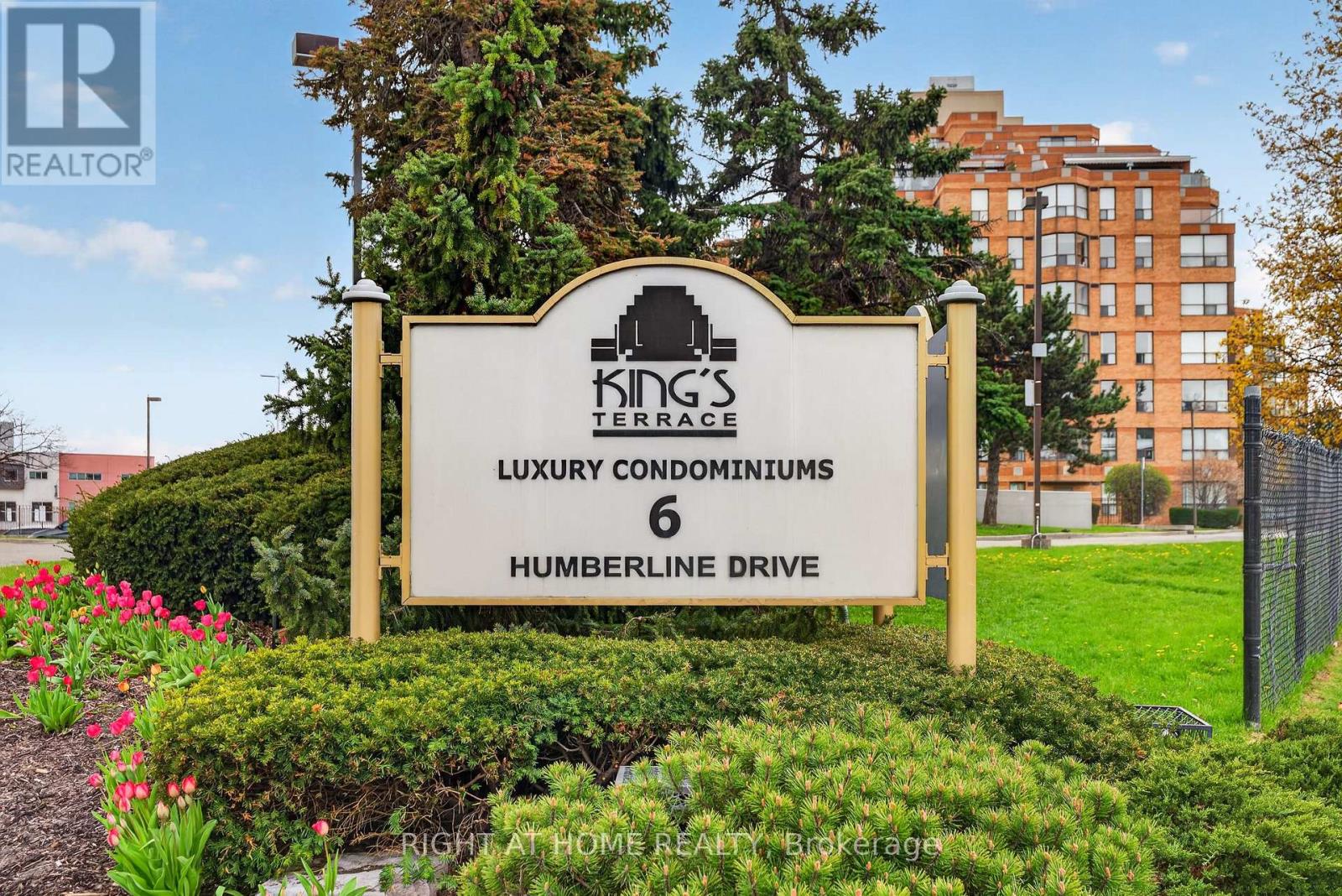323 - 6 Humberline Drive, Toronto, Ontario  M9W 6X8 - Photo 5 - W13081788