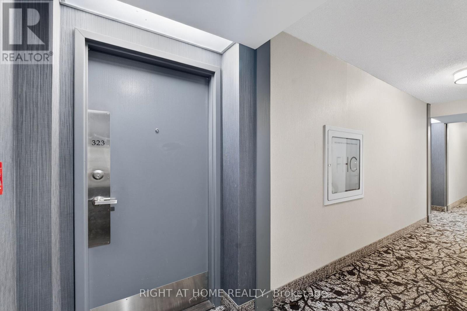 323 - 6 Humberline Drive, Toronto, Ontario  M9W 6X8 - Photo 9 - W13081788