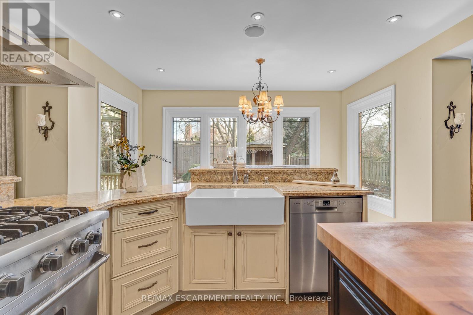 333 Claremont Crescent, Oakville, Ontario  L6J 6J9 - Photo 11 - W13081828