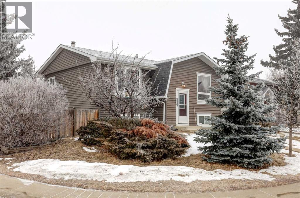 1816 Meadowbrook Drive SE, Airdrie, Alberta