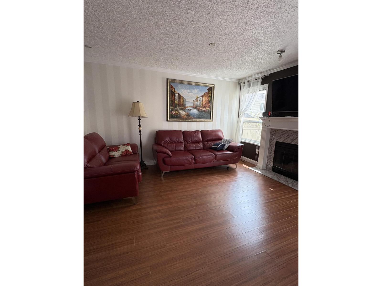 6433 121a Street, Surrey, British Columbia  V3W 0Y4 - Photo 2 - R3118745