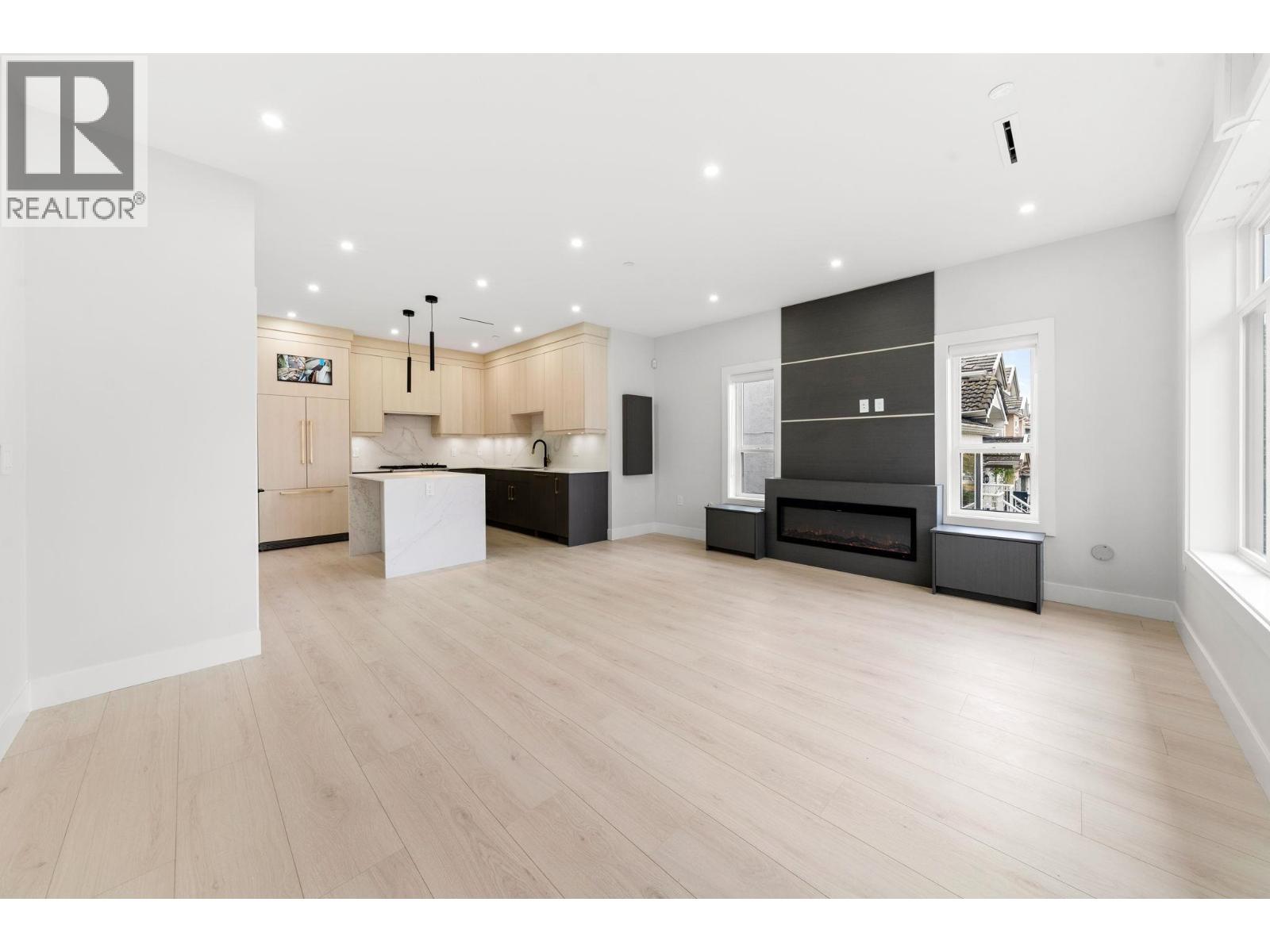 3274 E 44th Avenue, Vancouver, British Columbia  V5R 3B1 - Photo 2 - R3116820