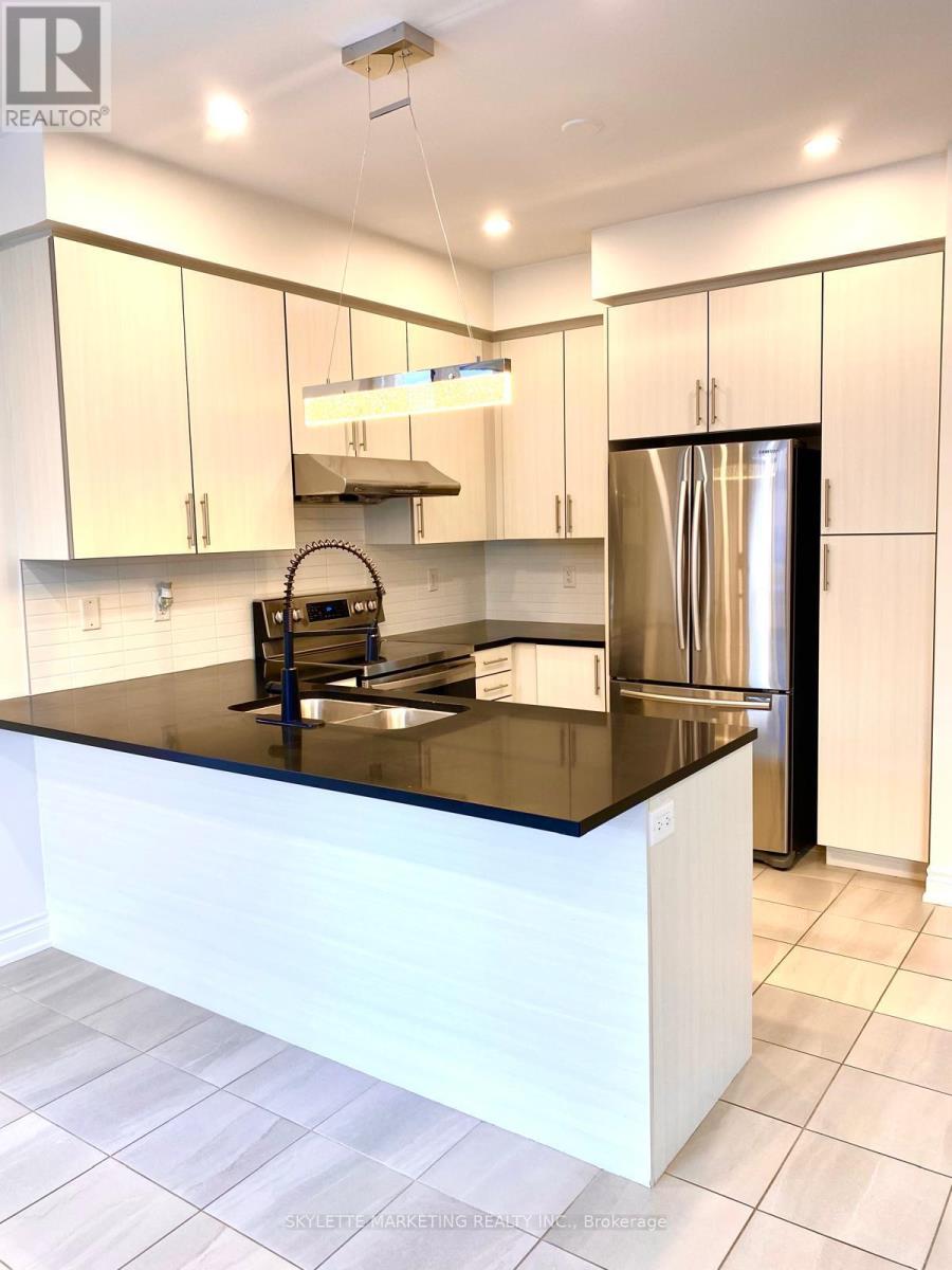 9 Grinnel Road, East Gwillimbury (Sharon), Ontario  L9N 0X7 - Photo 4 - N13081096