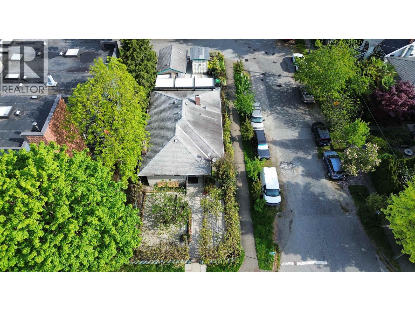 1385 E 7th Avenue, Vancouver, British Columbia  V5N 1R6 - Photo 2 - R3119324