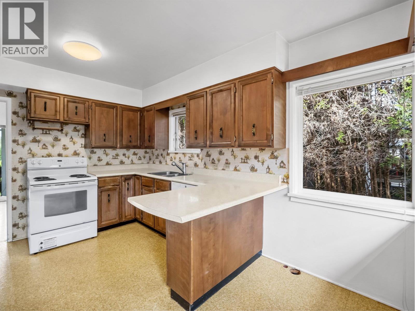 2762 Newmarket Drive, North Vancouver, British Columbia  V7R 2T4 - Photo 15 - R3119325